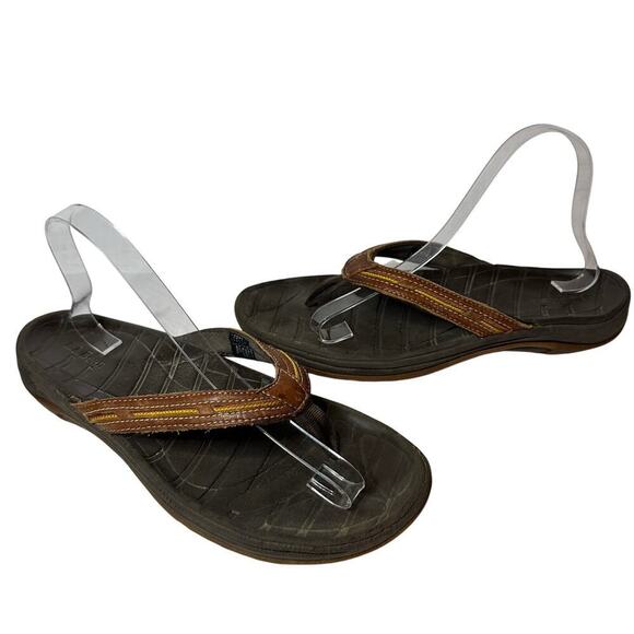 LL Bean Women Size 9 Brown Leather Slip On Thong T- Strap Sandal Summer Vacation - Picture 1 of 8